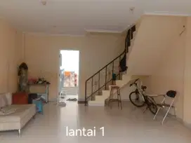 Disewakan cepat Ruko Aralia 2.5 lantai Harapan Indah Bekasi