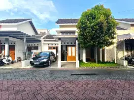Rumah colomadu bonus furnish di cluster blulukan