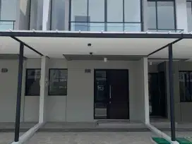 DISEWA RUMAH KAWASAN MILENIAL PIK 2 4.5x15 UNFURNISH BRAND NEW MURAH