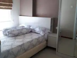 DISEWAKAN GREEN PRAMUKA 2 KAMAR FULL FURNISH TOWER ORCHID MALL TAHUNAN