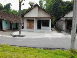 Di jual rumah siap huni di manisrenggo murah