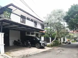 Rumah Hoek di Jl Niaga 19 Pejaten Timur Ps Minggu Jakarta Selatan