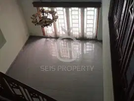 DIJUAL RUMAH TINGGAL 2 LANTAI DI KOMPLEK PRV KOTA BANDUNG.