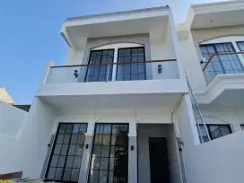 Rumah Baru Gres Darmo Permai Timur