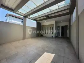 Dijual Rumah Mewah Modern Strategis Di Daerah Mekarwangi Kota Bandung