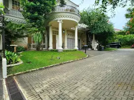 Ampera Kemang Rumah Mewah Dengan Compound Classic Luxury Pool