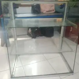 Etalase meja jualan