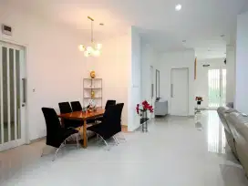 Dijual Rumah Modern Bagus Semi Furnished di Citraland Woodland - SHM