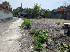 3 JUTAAN PASAR GENTAN: Jl Kaliurang km 10 Jogja, SHM