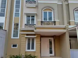 Rumah 3 Lantai di Samara Village Gading Serpong, Tangerang