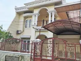 Rumah Tenggilis Utara, Strategis, New