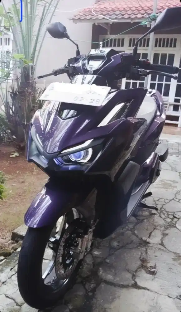 Vario 160 2024 hitam