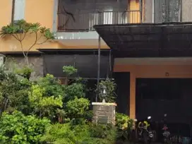 Dijual Rumah 2 Lantai Lokasi Strategis di Harapan Indah, Bekasi