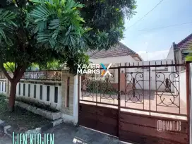 Rumah Vintage plus rooftop di daerah Ijen Klojen Malang