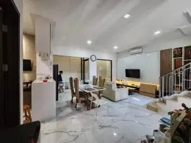 Dijual Rumah PIK Uk 120m² 2Lt , Full Renov and Furnished at Jakut
