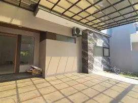 Rumah Baru Minimalis 2 Lantai di Taman Holis Indah 1