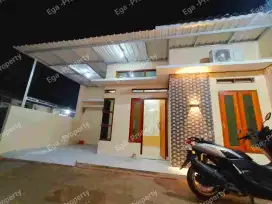 Rumah mewah lokasi pinggir jalan