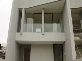 Rumah Dian Istana BARU GRESS, ROW 3 MOBIL
