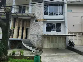 Rumah Bagus 3 Lantai Siap Huni Furnished Di Simpruk Lippo Cikarang
