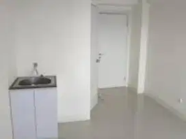 DISEWAKAN APARTEMEN GREEN PRAMUKA STUDIO KOSONGAN ORCHID MAL TAHUNAN