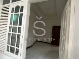 DIJUAL RUMAH 2 LANTAI MASUK GANG SITI MARIAH JAMIKA KOTA BDG.