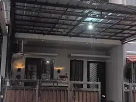 TURUN HARGA! Rumah 3 Lantai di Kelapa Molek Lengkap Solar Hart