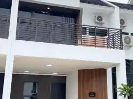 Rumah cantik 2 lantai di Karawaci harga include biaya surat²