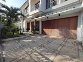 RUMAH MEWAH ARAYA GRAHA GOLF MALANG