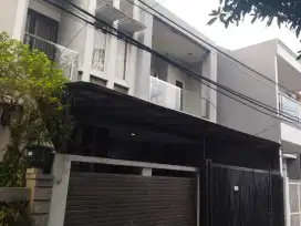 Rumah semi furnished 2 lantai siap huni di kelapa gading jakut