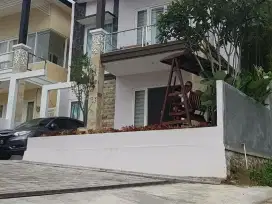 RUMAH VILLA SONGGORITI KOTA BATU