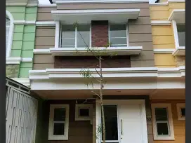 DIJUAL CEPAT RUMAH MUNGIL CLUSTER AMARILLO VILLAGE GADING SERPONG