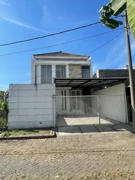 DIJUAL Rumah 2 Lantai Semi Furnished Siap Huni, Tenggilis Mejoyo Selat
