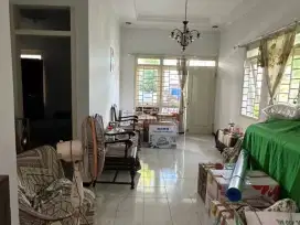 Rumah hitung tanah dekat Plaza, RS Persada di PBI Araya Malang