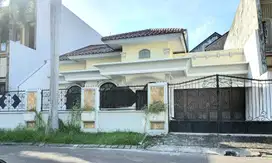 Disewakan Rumah Citraland Luas 200m Kamar 3 Dekat Pakuwon Mall