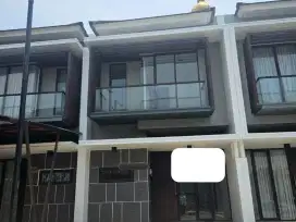 Rumah dekat mall di Golden City Bekasi