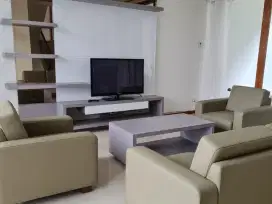 Rumah Luas Nyaman Asri di Green Terrace Setraduta