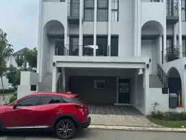 Disewakan Rumah Rapih Terawat Siap Huni di Aether BSD