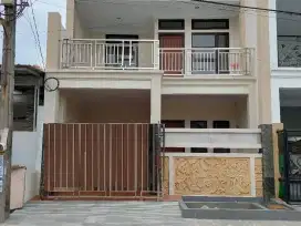 Dijual Rumah 2 Lantai Bagus Siap Huni Di Taman Harapan Baru Bekasi