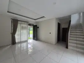 Jual Cepat, Rumah Cakep  Di Tatar Favorite Kota Baru Parahyangan, Bdg