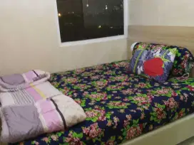 DISEWAKAN APARTEMEN GREEN PRAMUKA 2 KAMAR FURNISH INCLUDE MAINTANCE