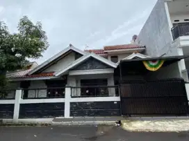 Rumah Luas 2 Lantai di Margahayu Raya LB 200:Harga 1,5 Milyar