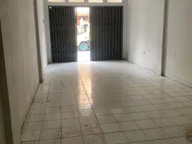 Disewakan ruko pelangi taman palem cengkareng termurah
