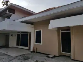 RUMAH DEKAT RAYA NGAGEL, DEKAT KOMPLEK RUKO