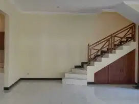 Dijual Rumah Siap Huni Di Hoek Dekat Griya Buah Batu Bandung