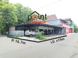 bekas rumah makan strategis pinggir jalan ramai