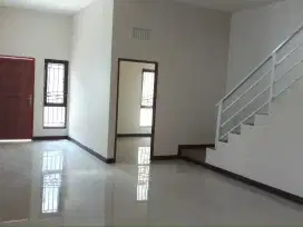 Disewakan Rumah 2 Lantai Siap Pakai di Sayap Peta Dekat Tegalega