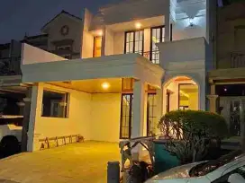 dijual raffles hills cibubur dua lantai siap huni harga nego