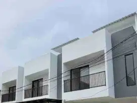 DIJUAL RUMAH MEWAH 2 LANTAI BEBAS BANJIR DEKAT LRT (CGV) JAKARTA TIMUR