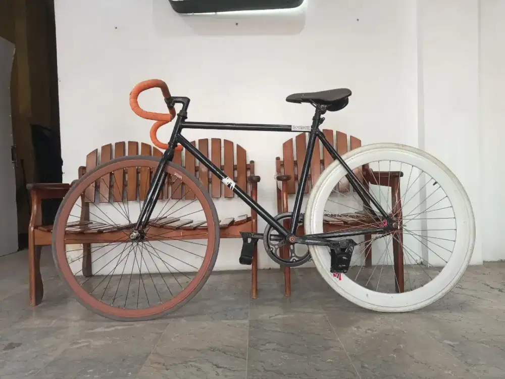 Sepeda jenis fixie