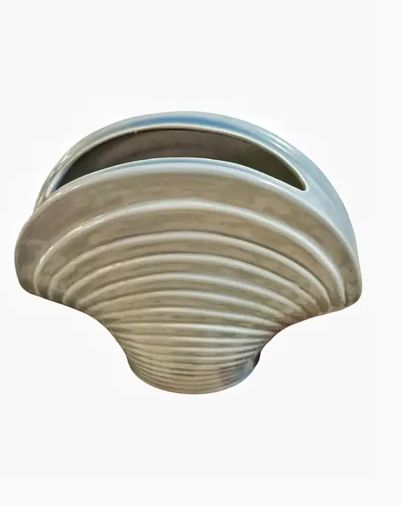 Tempat tissue keramik model kerang